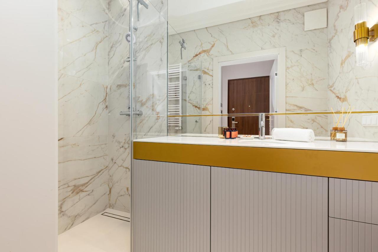 Mennica Residence Central Apartment By Renters Prestige Warsaw Exterior photo