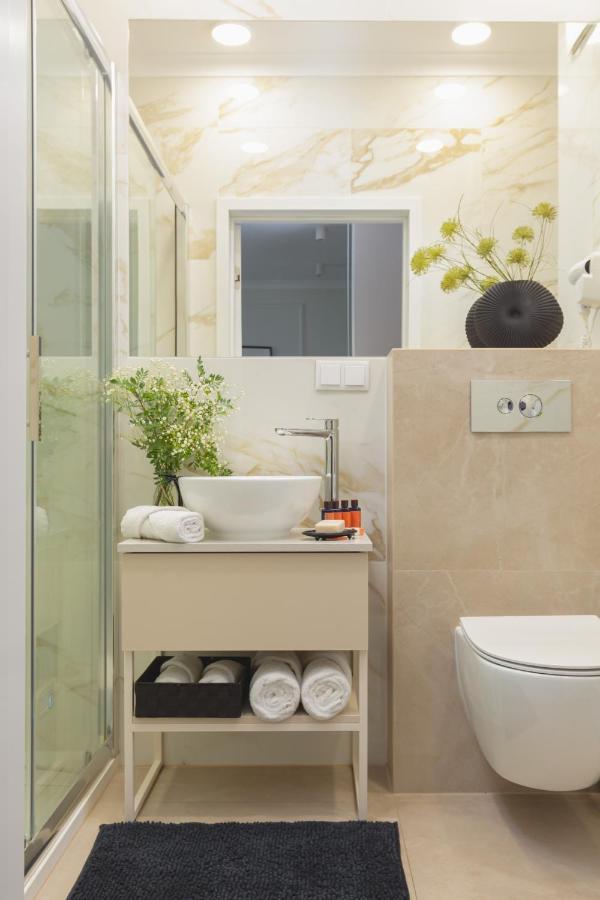 Mennica Residence Central Apartment By Renters Prestige Warsaw Exterior photo
