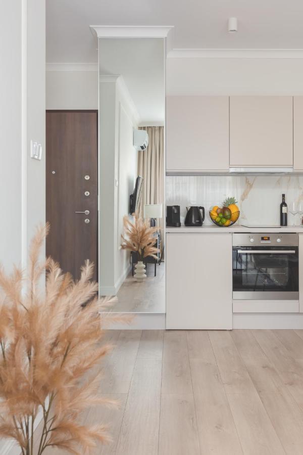 Mennica Residence Central Apartment By Renters Prestige Warsaw Exterior photo