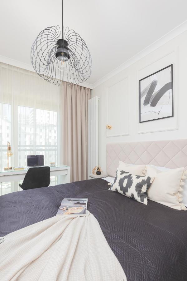 Mennica Residence Central Apartment By Renters Prestige Warsaw Exterior photo